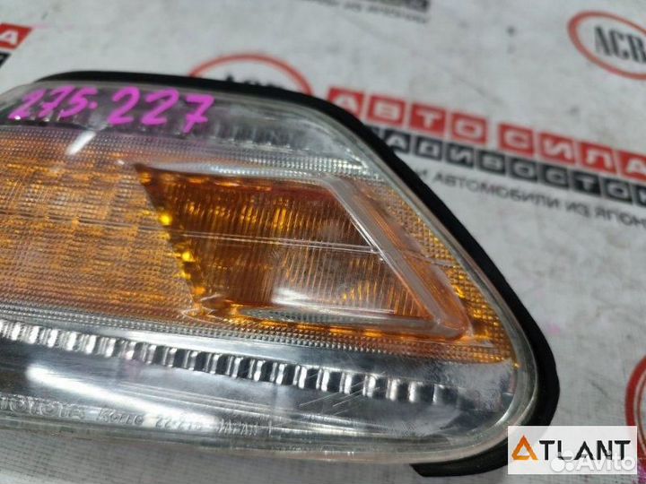 Габарит левый toyota mark II