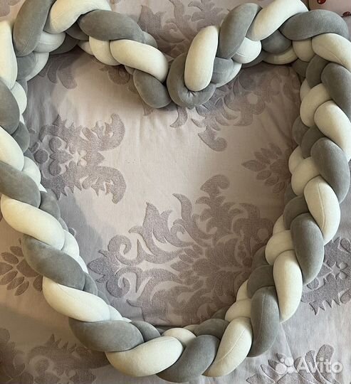 Бортики в кроватку косичка и музыкальный мобиль