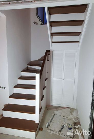 Шкаф Под Лестницу. Жалюзийные дверцы