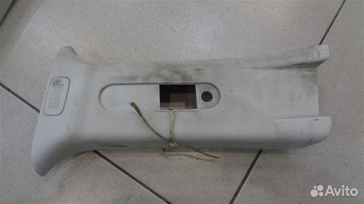 Обшивка стойки средняя левая (внутри) Dodge Calib