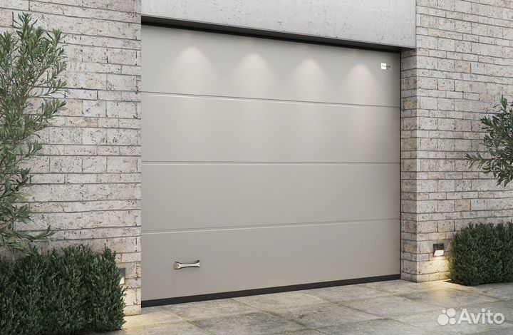 Секционные ворота