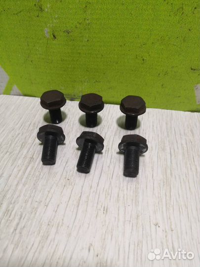 Болт коленвала Фольксваген Пассат Б3