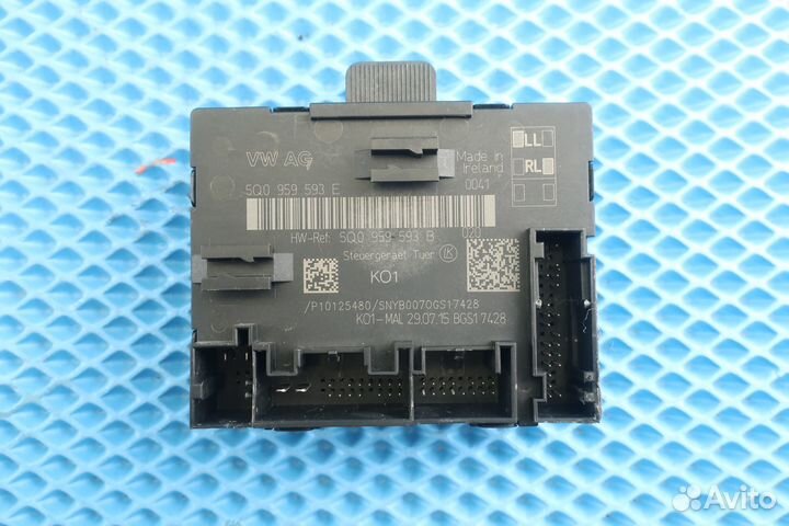 Блок управления двери перед левой Skoda Superb 3