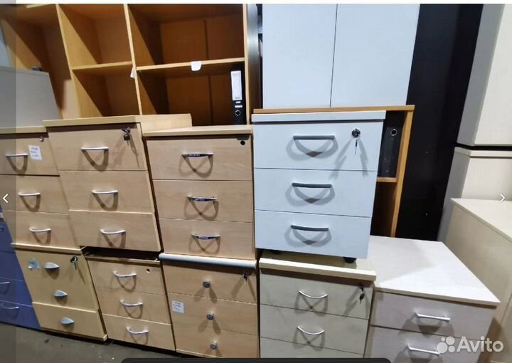 Тумбы выкатные приставные