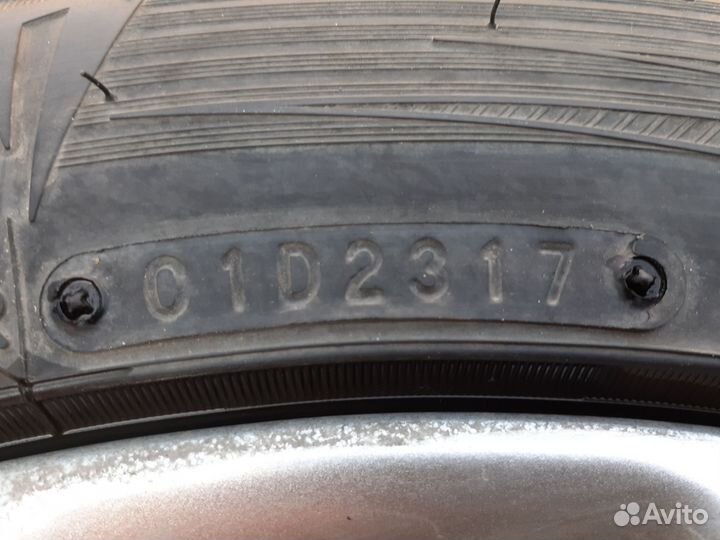 Nitto Therma Spike 225/50 R17