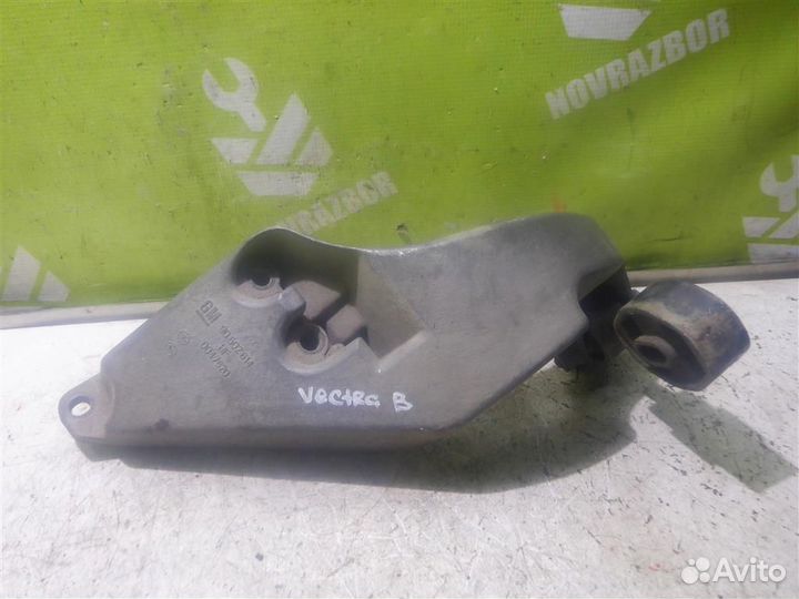 Кронштейн генератора Опель Вектра Б