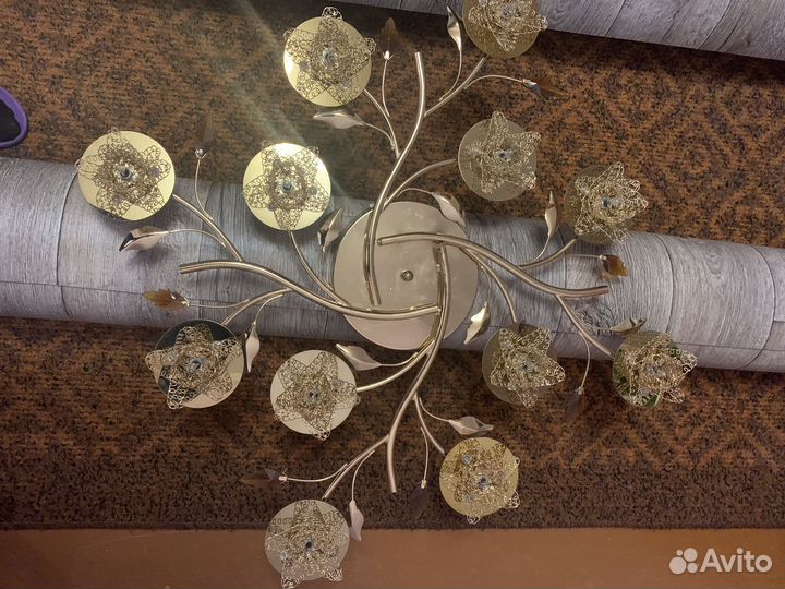 Продам люстру