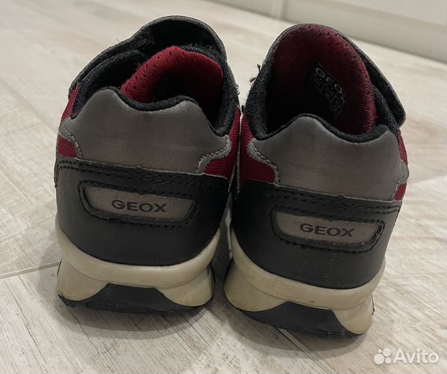 Кроссовки geox
