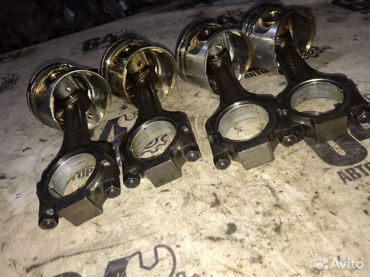 Поршня с шатунами для LADA Niva