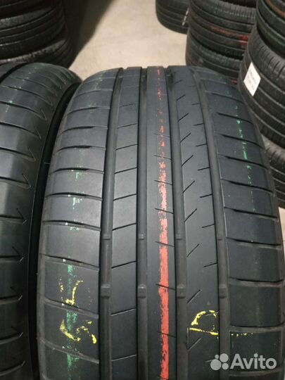 Bridgestone Alenza 001 235/50 R19 99V