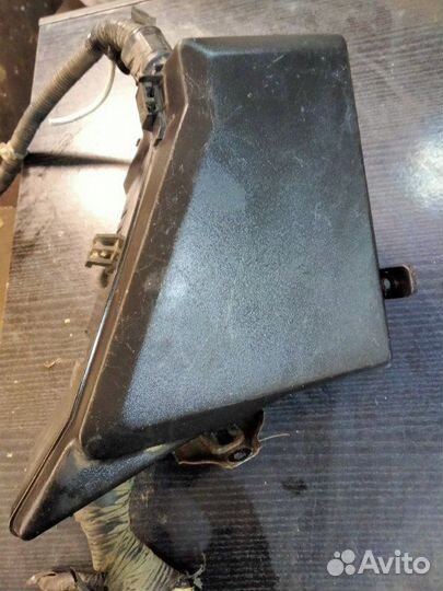 Блок предохранителей подкапотный Subaru Tribeca B9