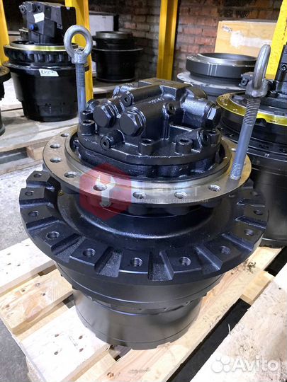 Бортовой редуктор Hitachi ZX260LCH-3G 9243839