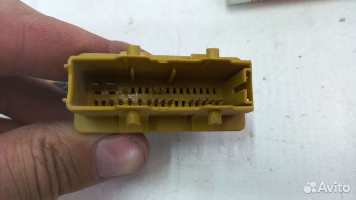 Разъём двери передней Skoda Octavia A8