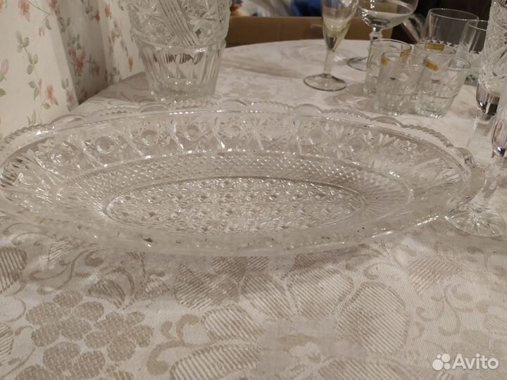 Рюмки, стаканы, ваза, фужеры