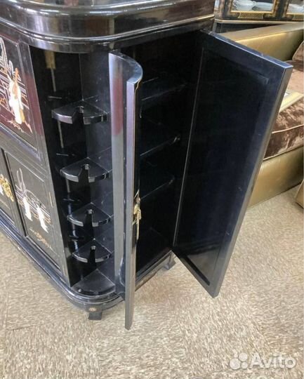 Антикварный бар-комод в стиле шинуазри