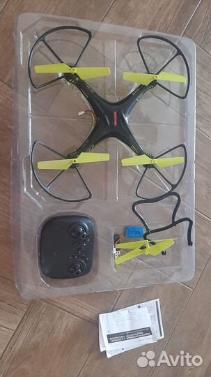 Квадрокоптер дрон без камеры требует ремонта