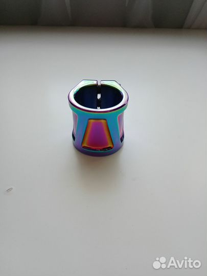 Зажим для трюкового самоката