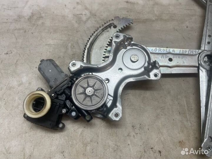 Стеклоподъемник передний правый Toyota Corolla