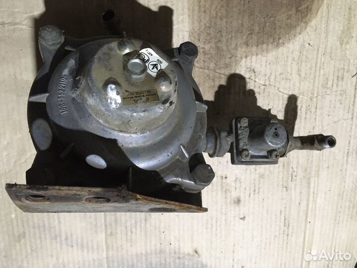 Клапан управления тормозами прицепа