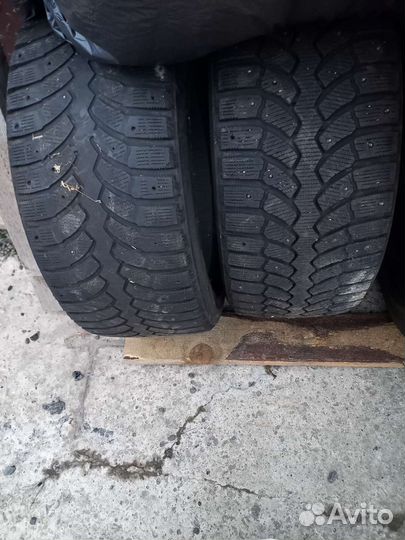 Bridgestone Blizzak Spike-01 245/45 R17