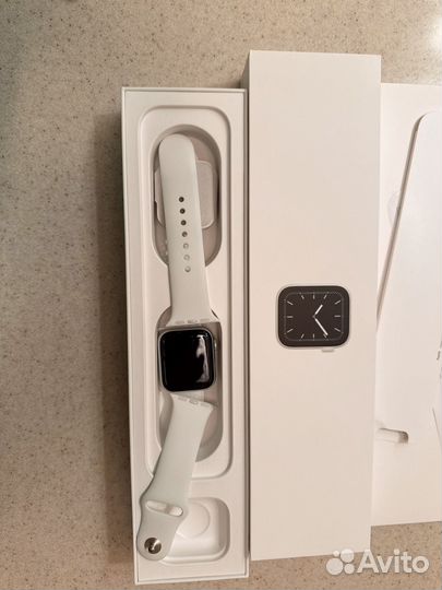 Часы apple watch series 5 40 mm