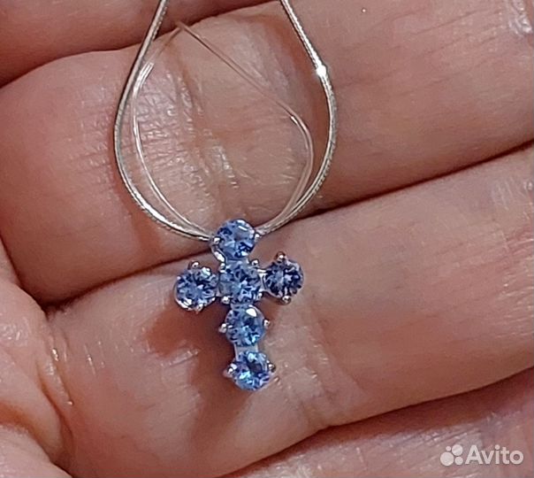 Золотой кулон с танзанитами на цепочке