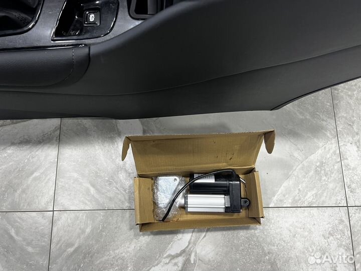 Подлокотник (бар) Кобальт/Р4(М.Т) Тюнинг