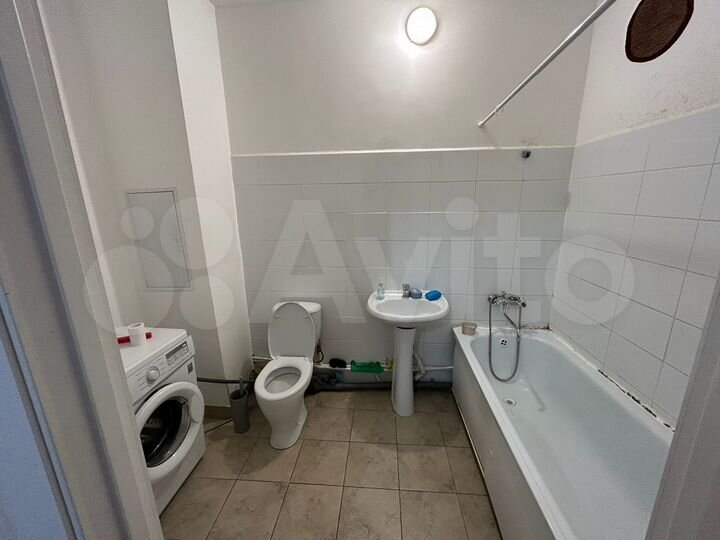 3-к. квартира, 81 м², 3/17 эт.