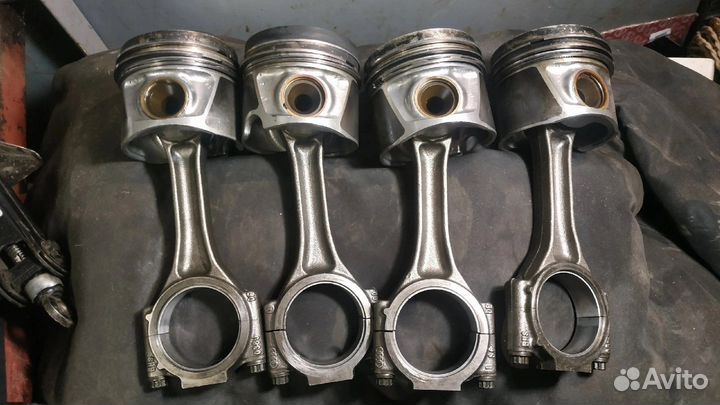 Поршни с шатунами 2.0TDI BKD(кольца,вкладыши)