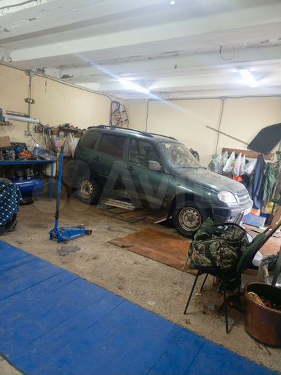 Гараж, > 30 м²