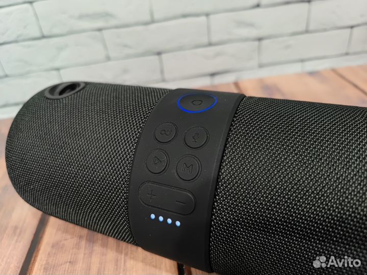 Беспроводная Bluetooth колонка с кейсом (новая)