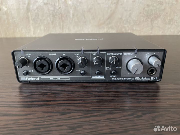 Roland rubix 24 + 2 гитарных провода
