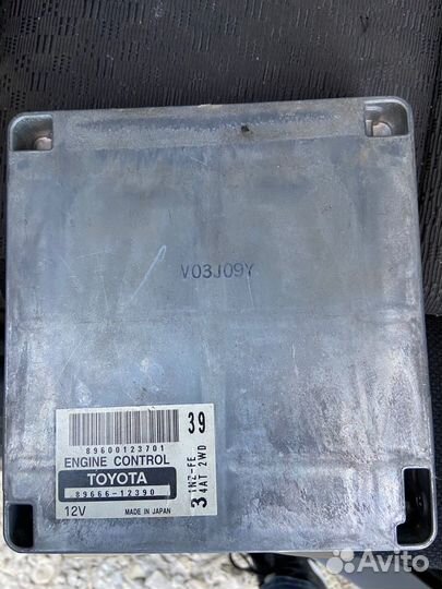 Блок управления двигателем toyota 89666-12390