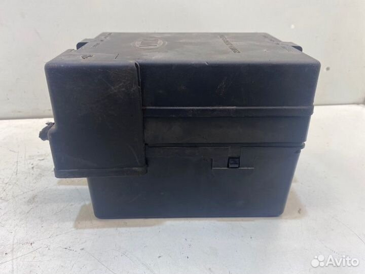 Блок предохранителей под капот Kia Spectra седан