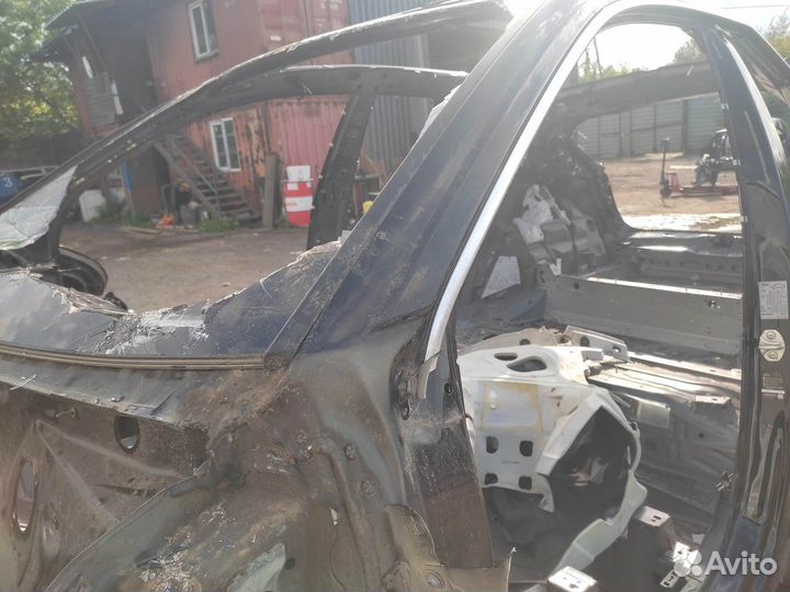 Стойка лобового стекла(левая) (Audi Q8)