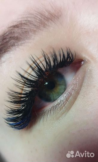 Наращивание ресниц, оформление бровей