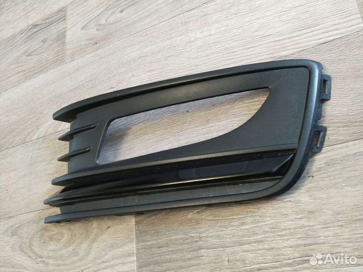 Фольксваген Поло накладка птф левая