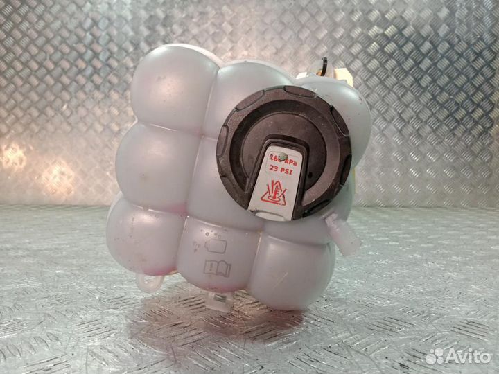 Бачок расширительный для Volkswagen Touareg 3