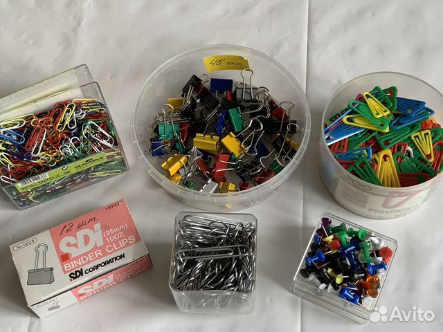 Канцелярские скрепки, кнопки, скобы для степлера
