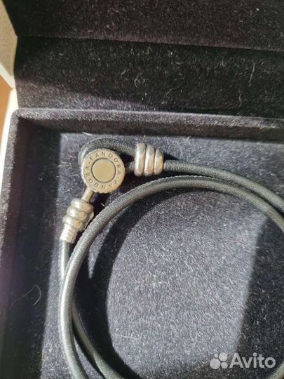 Браслеты и шармы Pandora