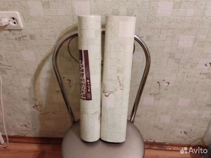 Обои виниловые на бумажной основе остаток