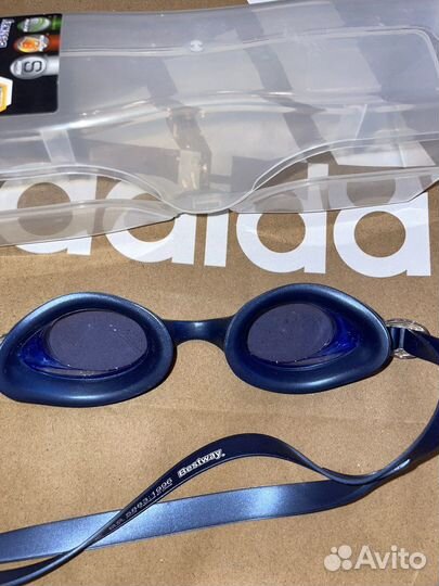 Очки для плавания