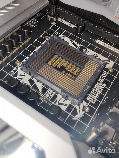 Asus ROG strix z690 a gaming ddr4 wifi
