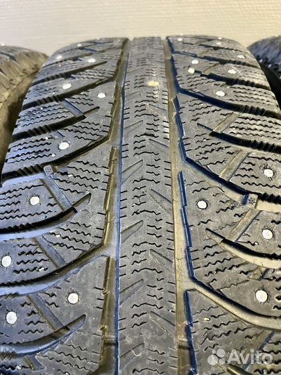 Bridgestone Ice Cruiser 7000 215/65 R16