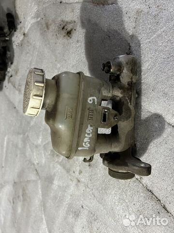 Главный тормозной цилиндр Mitsubishi Lancer 9