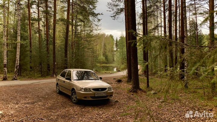 Заднее стекло на Hyundai Accent Установка 1 час