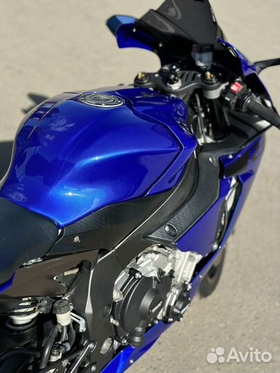 Yamaha YZF-R1