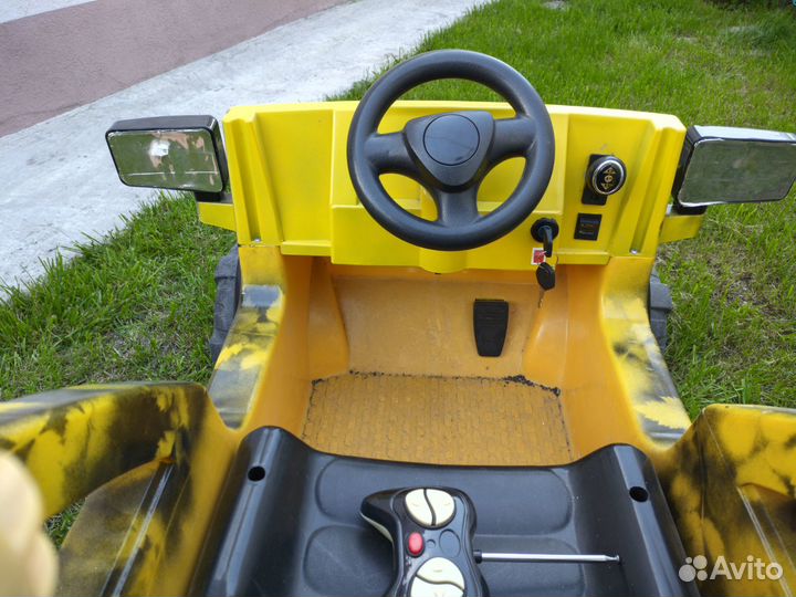 Детский электромобиль