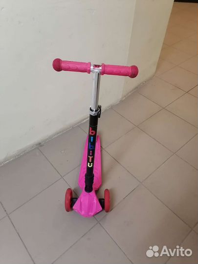Самокат детский трехколесный со светящимися кол