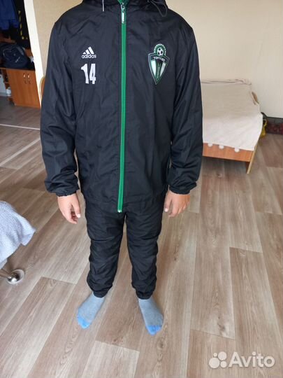 Продам футбольный тренировочный костюм Торпедо